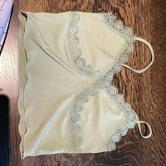 Women’s Lace Tank Top - Picture 3 of 4